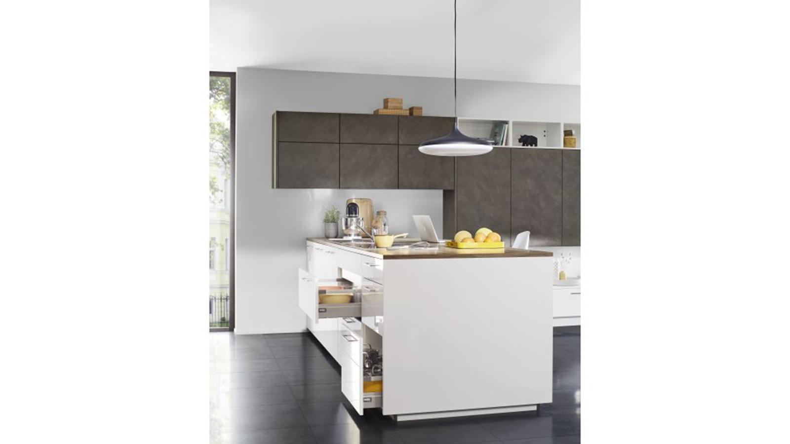 GRW_Möbel-Haus-Augsbur-Contur-Küche-Moderne-Inselküche