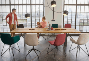 Highlight der Woche Der echt zeit Tisch die lui Stuhlfamilie Wenn Design echte Geschichten erzaehlt